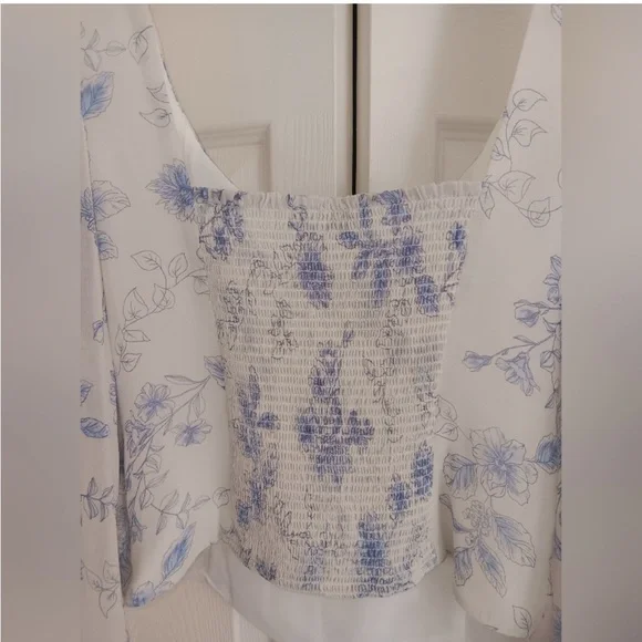 🔥 Closet Sale! House of Harlow 1960 Blue Floral Blouse - Picture 7 of 8